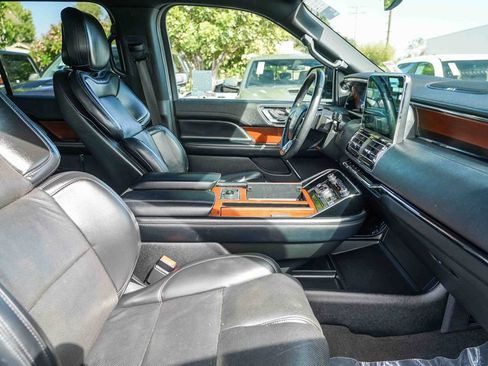 Used 2020 Lincoln Navigator L 2WD image 23