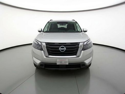 Used 2025 Nissan Pathfinder SV AWD/4WD image 2