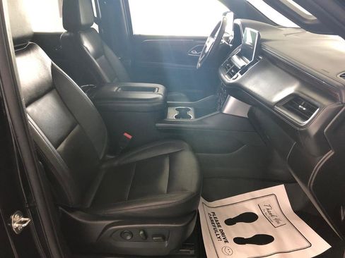 Used 2023 Chevrolet Suburban Z71 w/ Luxury Package AWD/4WD image 15