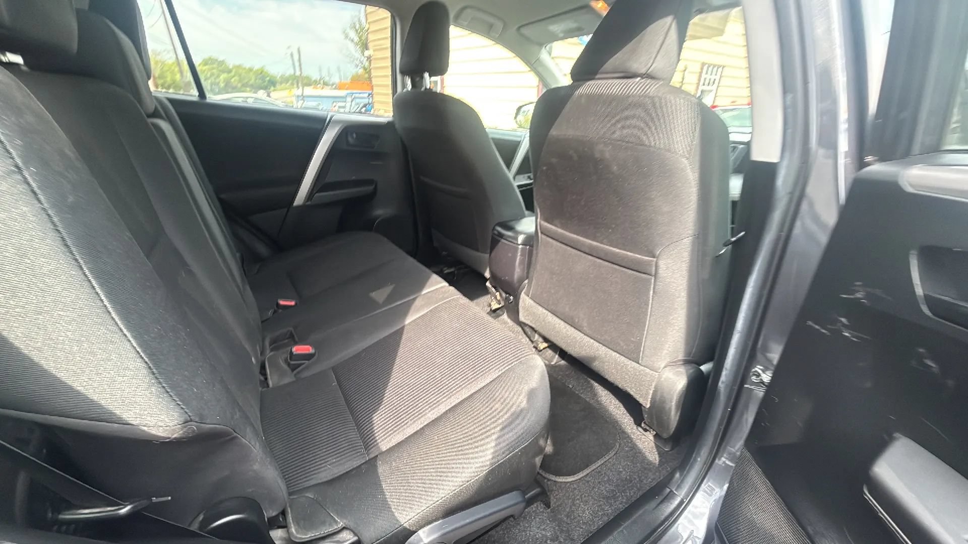 Used 2016 Toyota RAV4 LE FWD image 15