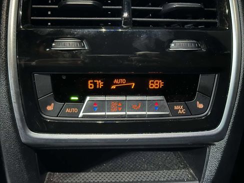 Used 2025 BMW X6 xDrive40i w/ Executive Package AWD/4WD image 24