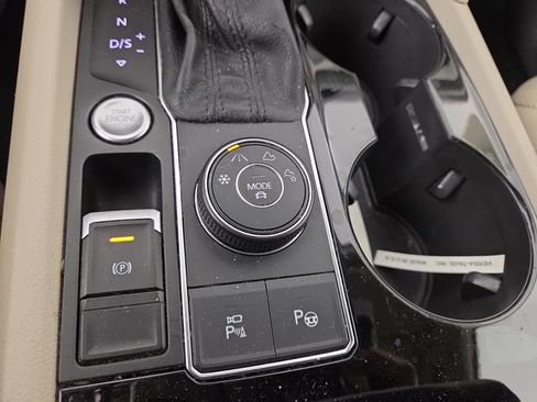 Used 2018 Volkswagen Atlas SEL Premium AWD/4WD image 25
