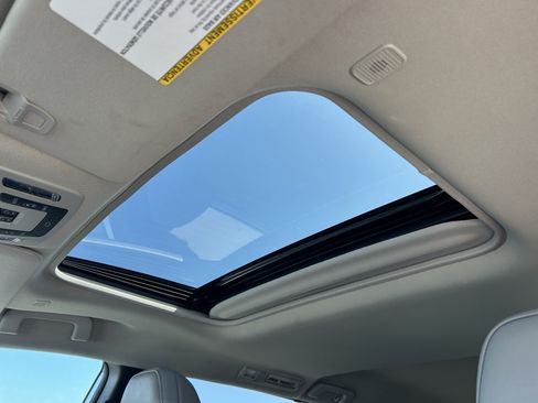 Certified 2025 Toyota Sienna XLE FWD image 31