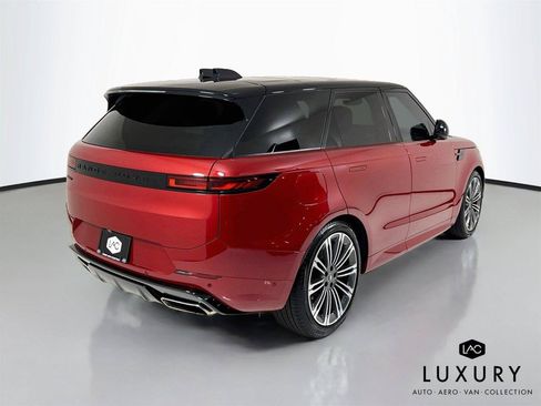 Used 2024 Land Rover Range Rover Sport Dynamic SE AWD/4WD image 6