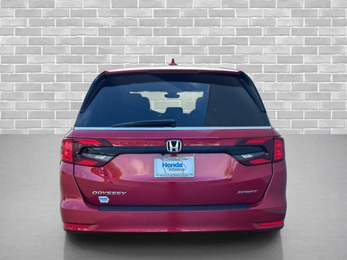 Used 2023 Honda Odyssey Sport image 4
