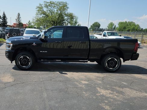 Used 2025 RAM 2500 Laramie AWD/4WD image 4