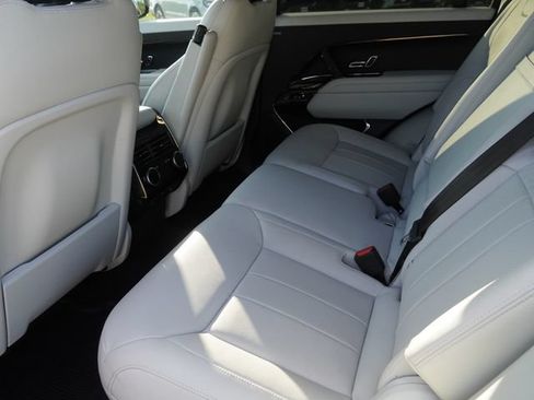 Used 2024 Land Rover Range Rover Sport SE AWD/4WD image 13