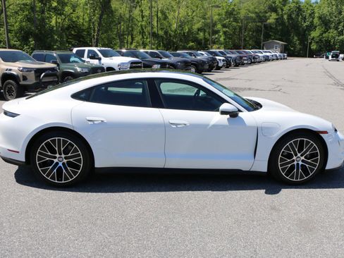 Used 2021 Porsche Taycan RWD image 9