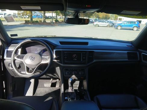 Used 2022 Volkswagen Atlas Cross Sport SE image 14