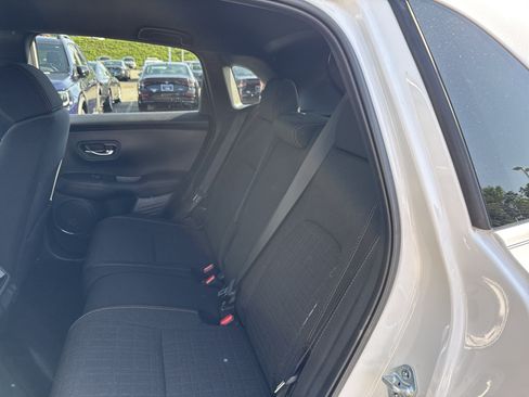 Certified 2025 Honda HR-V Sport image 31