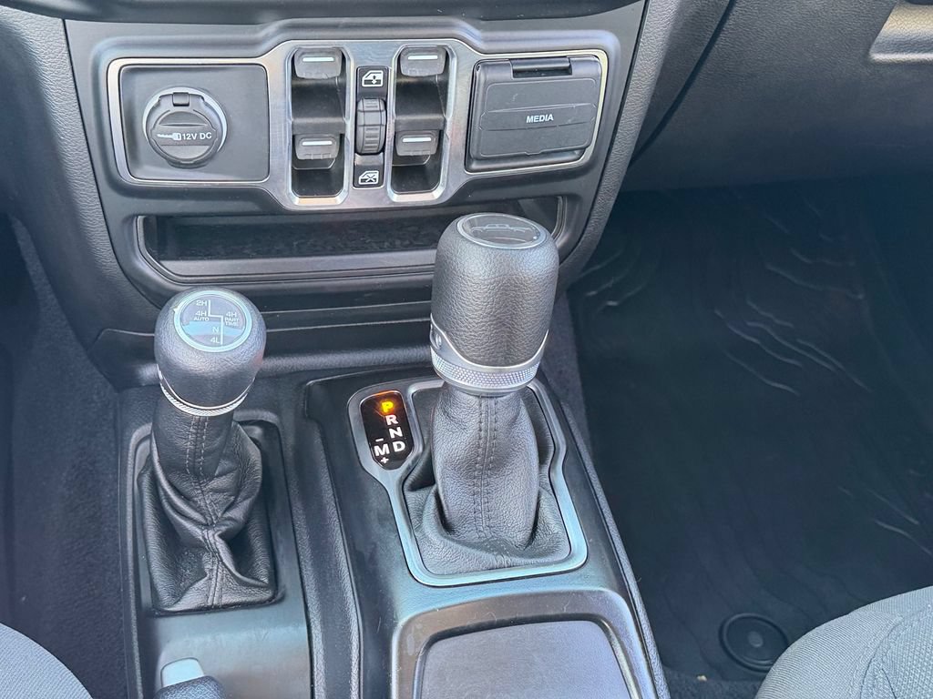 Certified 2021 Jeep Gladiator Sport AWD/4WD image 15