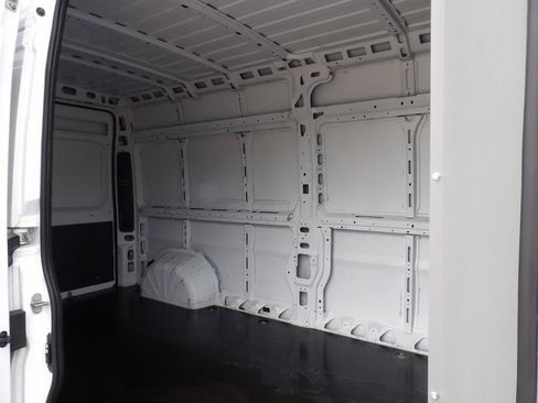 Used 2023 RAM ProMaster 2500 w/ Driver Convenience Group FWD image 29