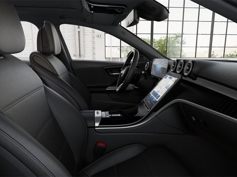 Used 2025 Mercedes-Benz C 300 Sedan image 39