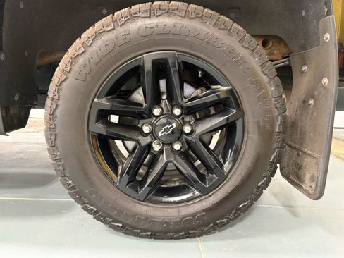 Used 2021 Chevrolet Silverado 1500 LT Trail Boss w/ Convenience Package II AWD/4WD image 10