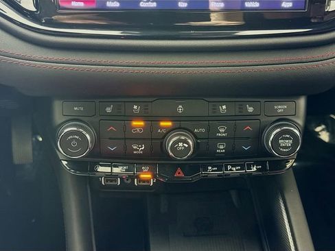 Used 2024 Dodge Durango GT image 16