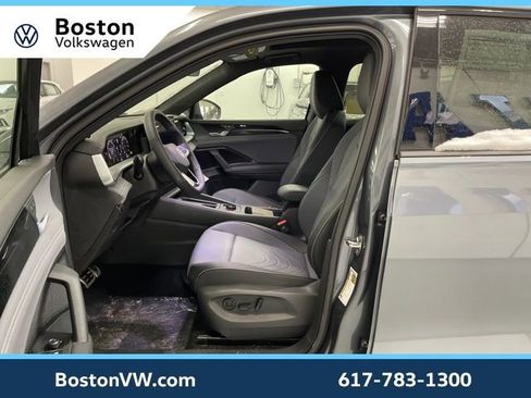 New 2026 Volkswagen Tiguan SE R-Line image 7