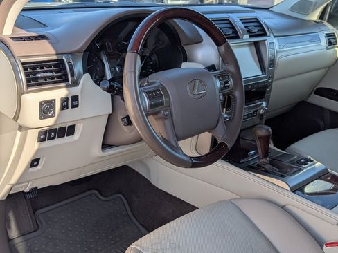 Used 2019 Lexus GX 460 Premium w/ Premium Package AWD/4WD image 15