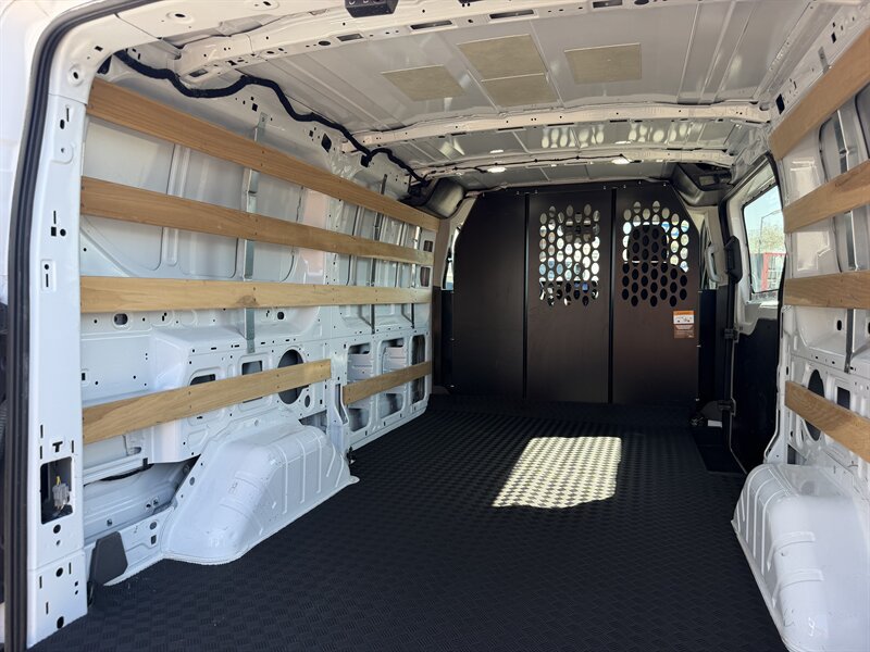 Used 2025 Ford Transit 250 Low Roof w/ Exterior Upgrade Package RWD image 9