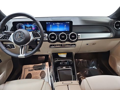 New 2026 Mercedes-Benz GLB 250 4MATIC image 9