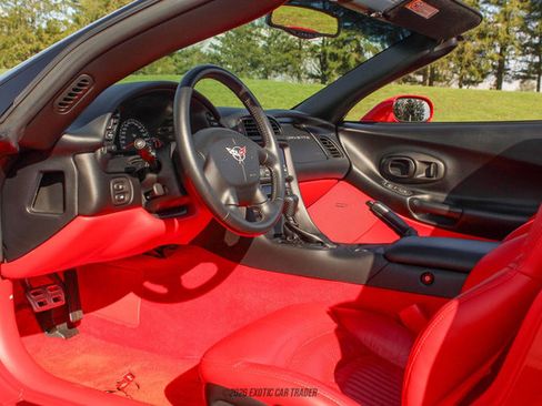 Used 2004 Chevrolet Corvette Convertible w/ Preferred Equipment Group image 27