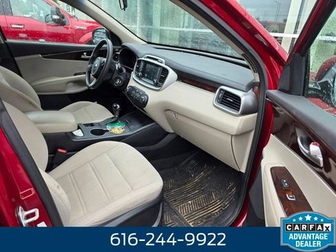 Used 2018 Kia Sorento FWD image 9