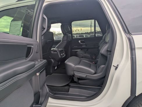 New 2026 Ford Expedition Max Platinum w/ Stealth Performance Package image 31