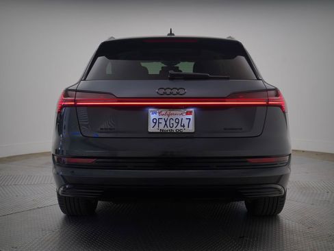 Used 2023 Audi e-tron Premium image 4