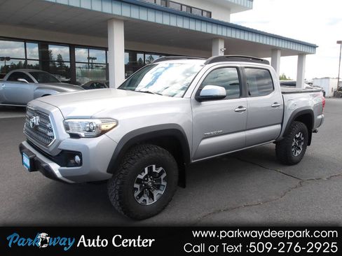 Used 2016 Toyota Tacoma TRD Off-Road w/ Premium & Technology Package AWD/4WD image 1