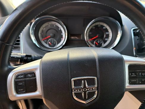 Used 2018 Dodge Grand Caravan SXT FWD image 16