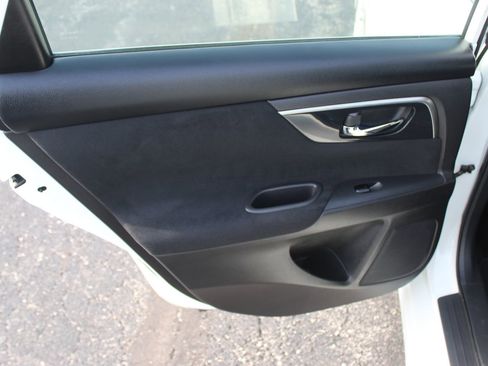 Used 2014 Nissan Altima 2.5 S FWD image 17