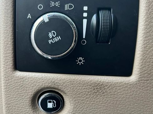 Used 2014 Jeep Grand Cherokee Limited RWD image 27