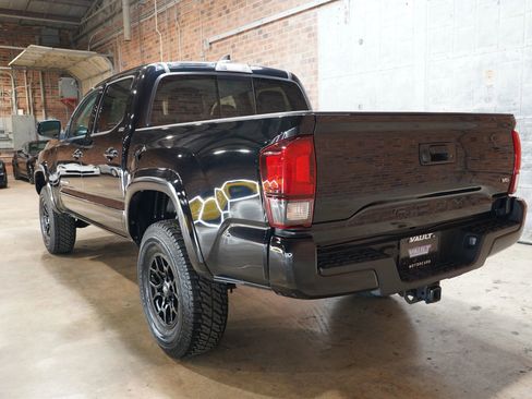 Used 2021 Toyota Tacoma SR5 w/ Technology Package RWD image 13