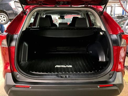 Certified 2022 Toyota RAV4 LE image 29
