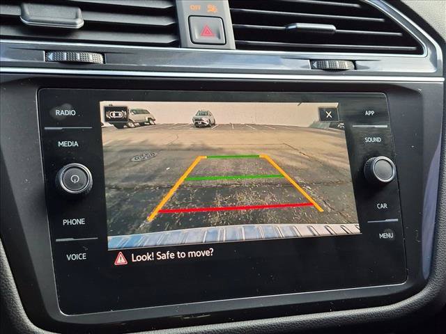 Used 2022 Volkswagen Tiguan SE AWD/4WD image 11