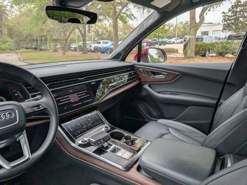 Used 2022 Audi Q7 3.0T Prestige image 14