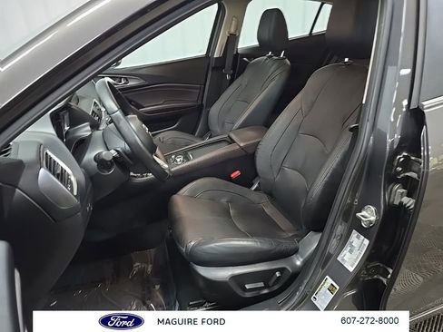 Used 2017 MAZDA MAZDA3 Grand Touring w/ Premium Equipment Package FWD image 33