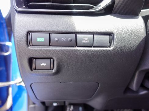 Used 2024 Nissan Sentra SV w/ All-Weather Package FWD image 16