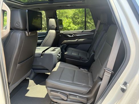 Used 2021 GMC Yukon Denali w/ Denali Ultimate Package AWD/4WD image 28