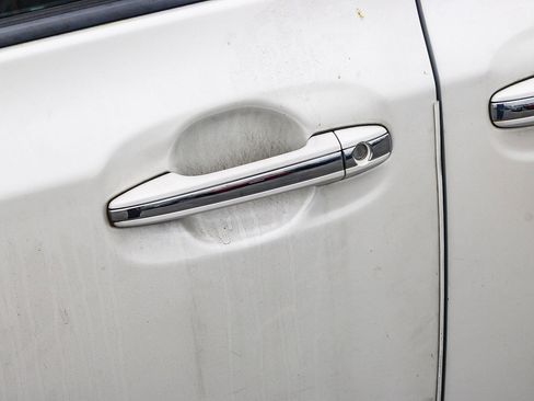 Used 2017 Toyota Sienna Limited image 16