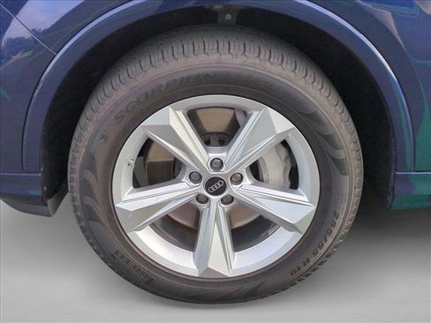 Used 2022 Audi Q7 Premium w/ Interior Protection Package image 25