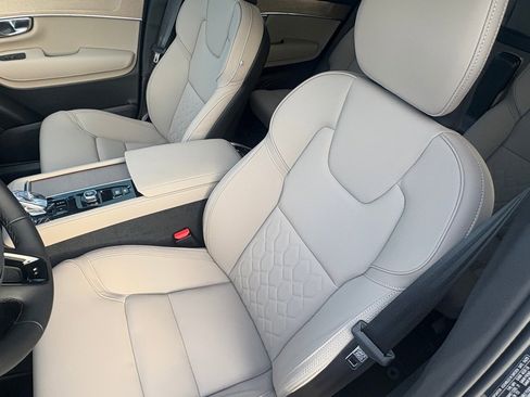 New 2026 Volvo XC90 B6 Plus image 18