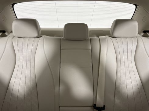 Used 2017 Mercedes-Benz E 300 4MATIC image 14