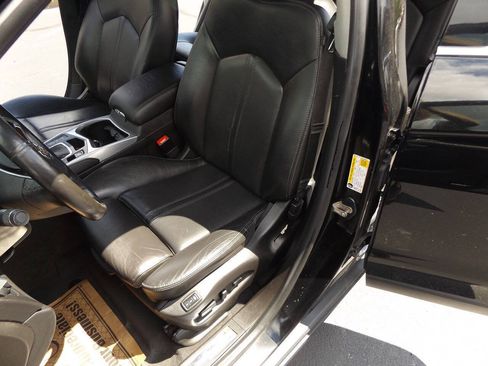 Used 2016 Cadillac SRX Luxury w/ Driver Awareness Package AWD/4WD image 14