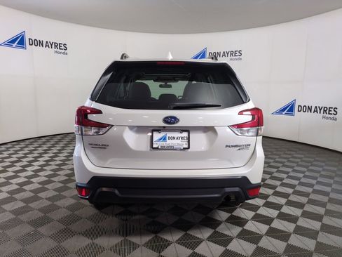 Used 2022 Subaru Forester Premium AWD/4WD image 4