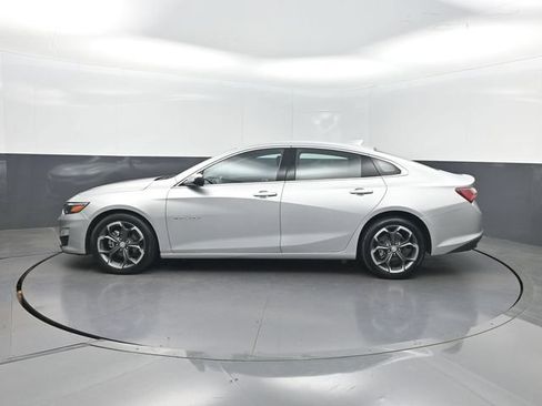 Used 2022 Chevrolet Malibu LT FWD image 2