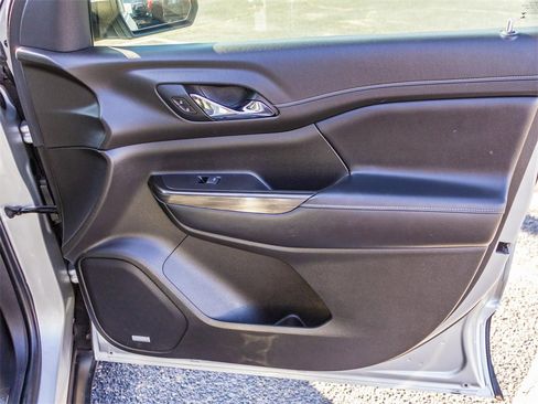 Used 2019 GMC Acadia SLT image 18