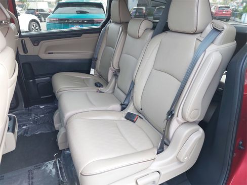 Used 2023 Honda Odyssey Elite image 16