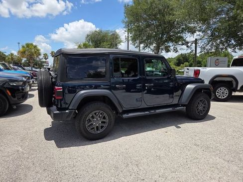 Used 2025 Jeep Wrangler Unlimited Sport AWD/4WD image 12