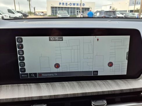 Used 2025 Kia Telluride EX w/ EX Captain's Chair Package image 11