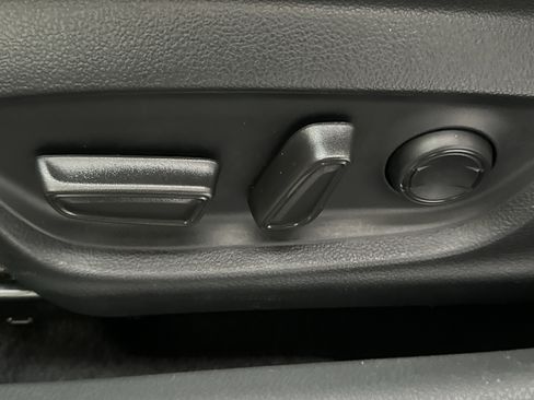 Used 2024 Toyota Camry SE image 18